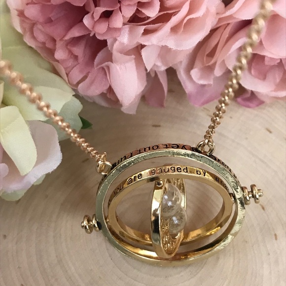 Harry Potter Gold Time Turner Sand Hourglass Pendant Necklace - Picture 6 of 10